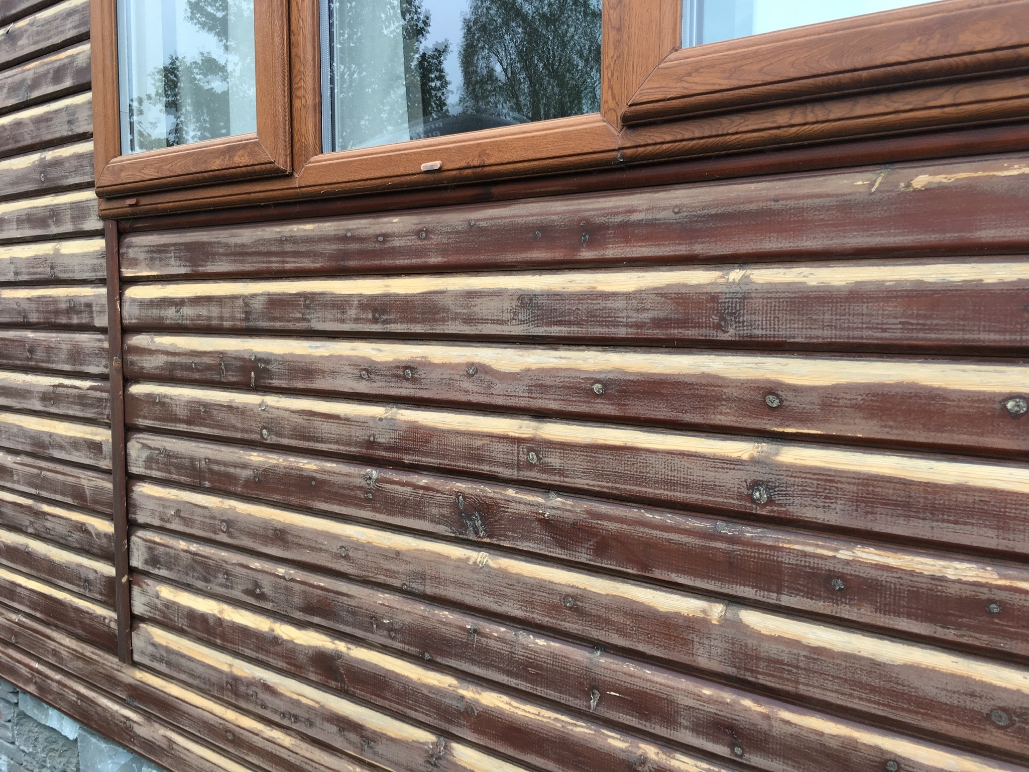 Log Cabin — Timber Staining Detail