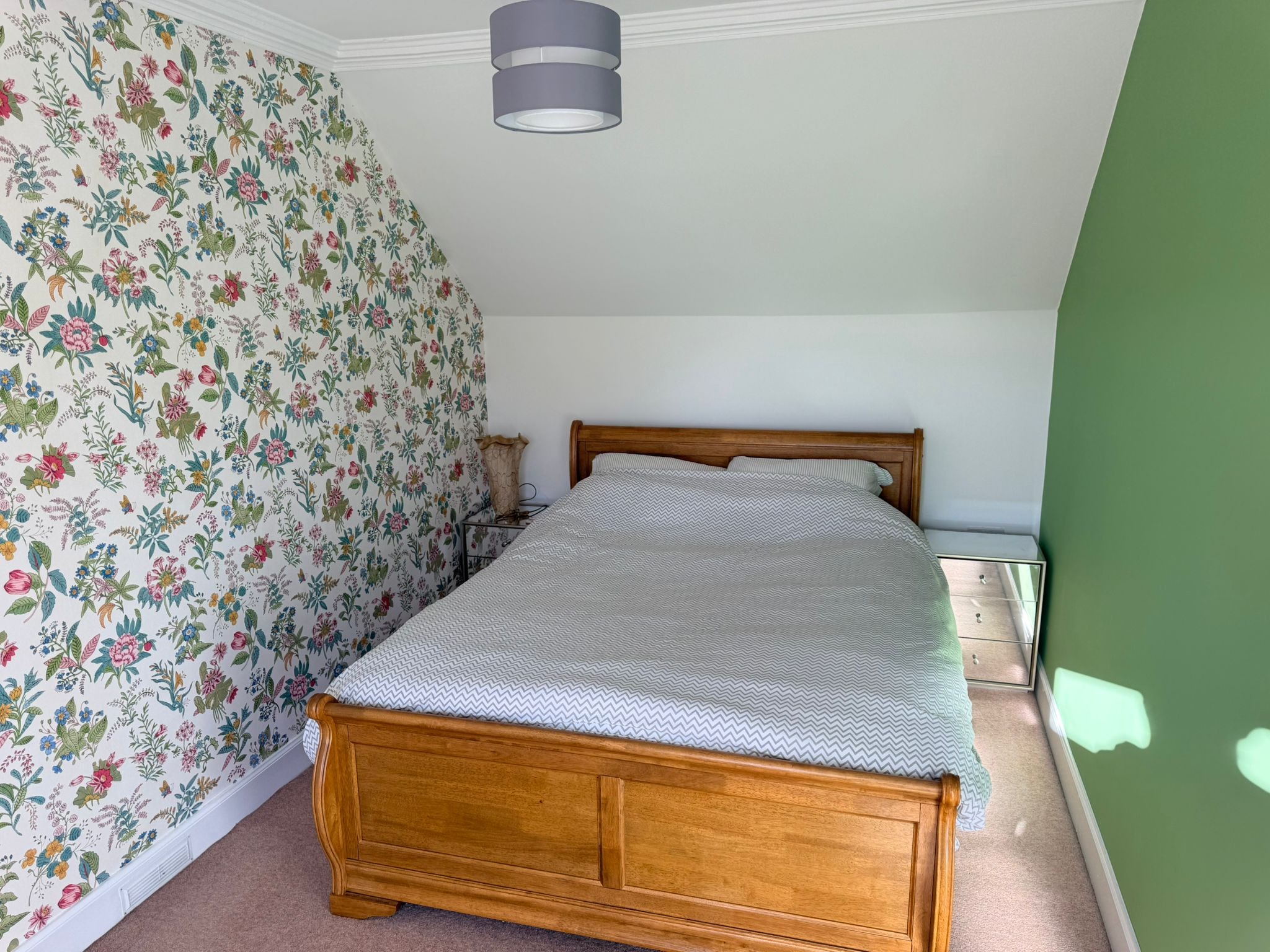 Bedroom Wallpaper & Feature Wall