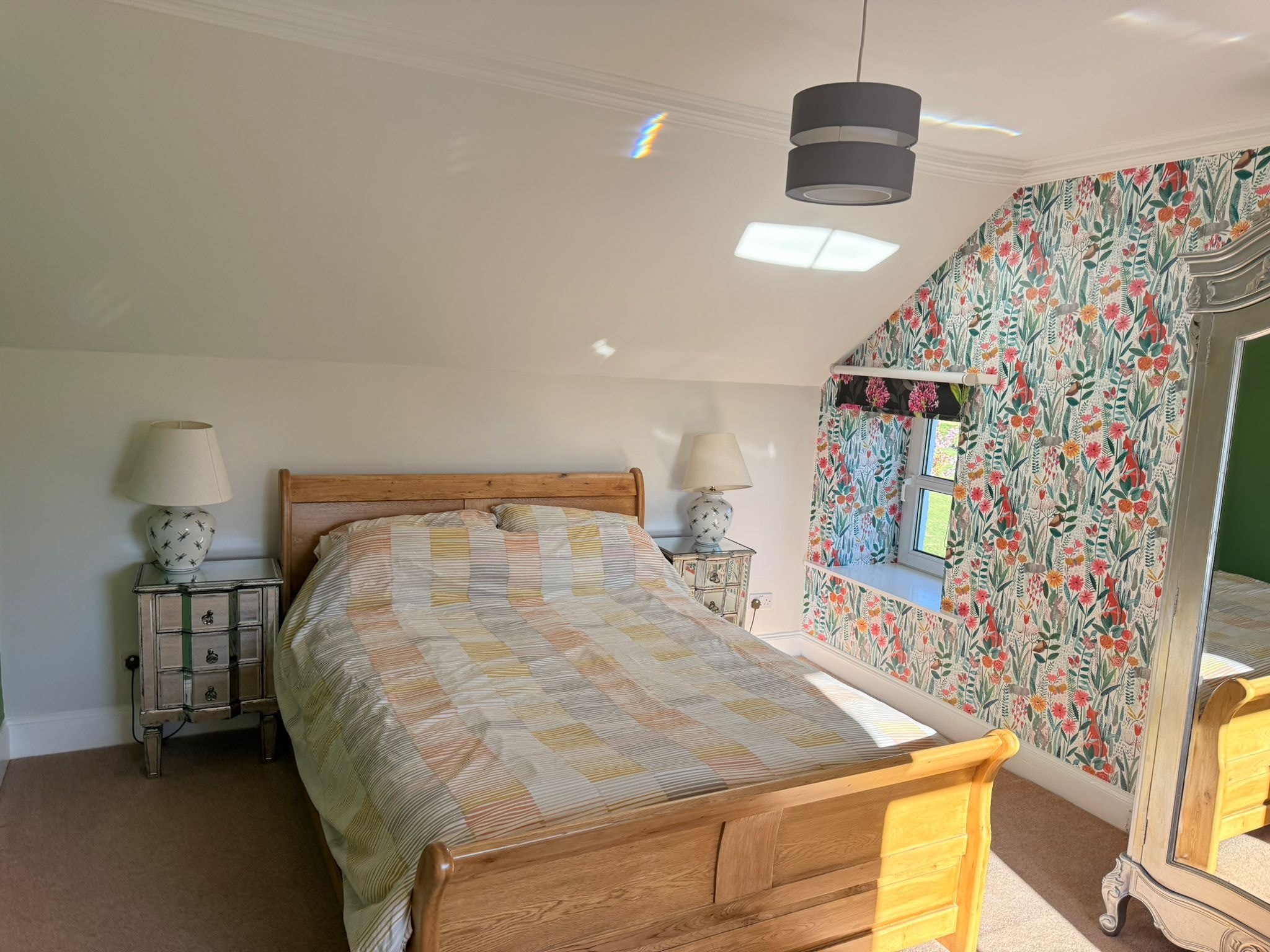 Bedroom Floral Wallpaper